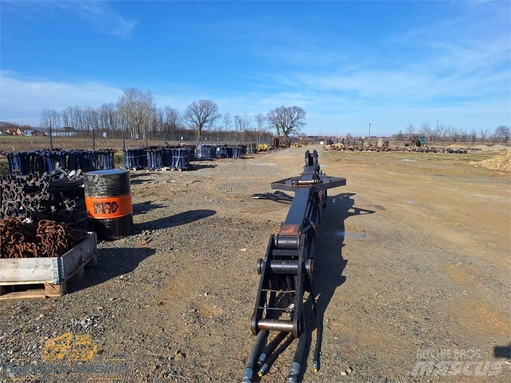 John Deere CH811 Harvester cranes
