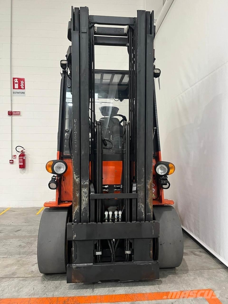 Z70H Electric forklift trucks