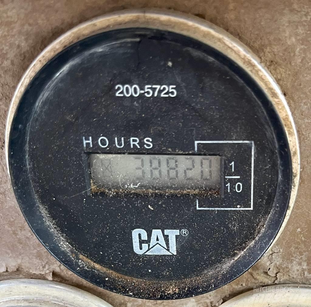 CAT 773 B Water tankers