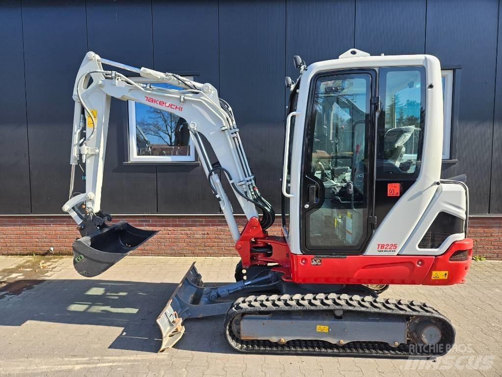 Takeuchi TB 225 Mini excavators < 7t