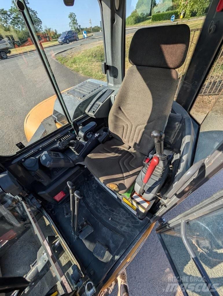 Kato 85V4 Midi excavators  7t - 12t