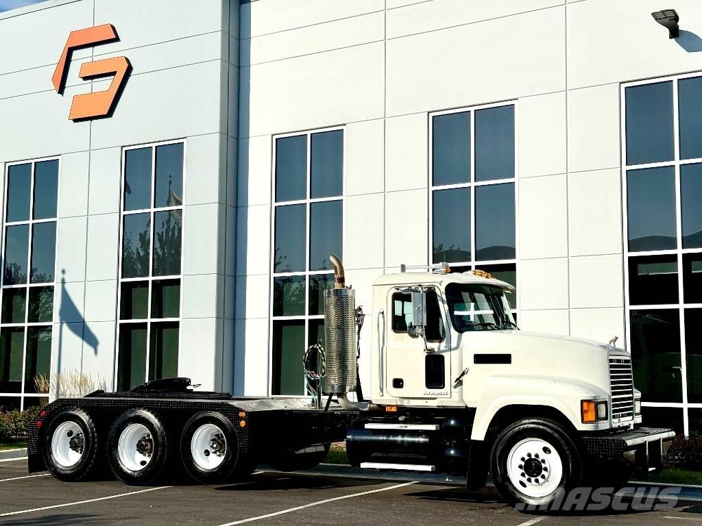 Mack CHU 613 Truck Tractor Units