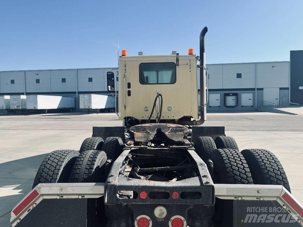 Freightliner 122 SD Truck Tractor Units