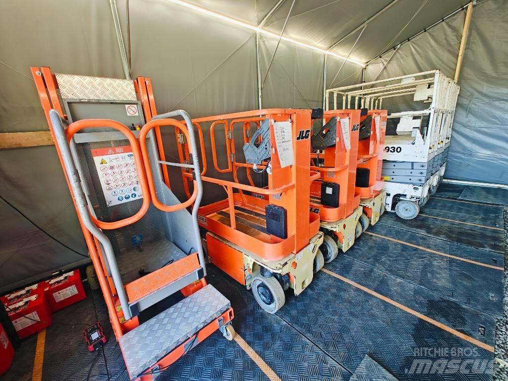 JLG 1230 ES Vertical mast lifts