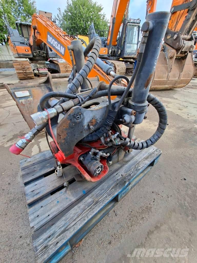 Doosan DX140W-5 Wheeled excavators