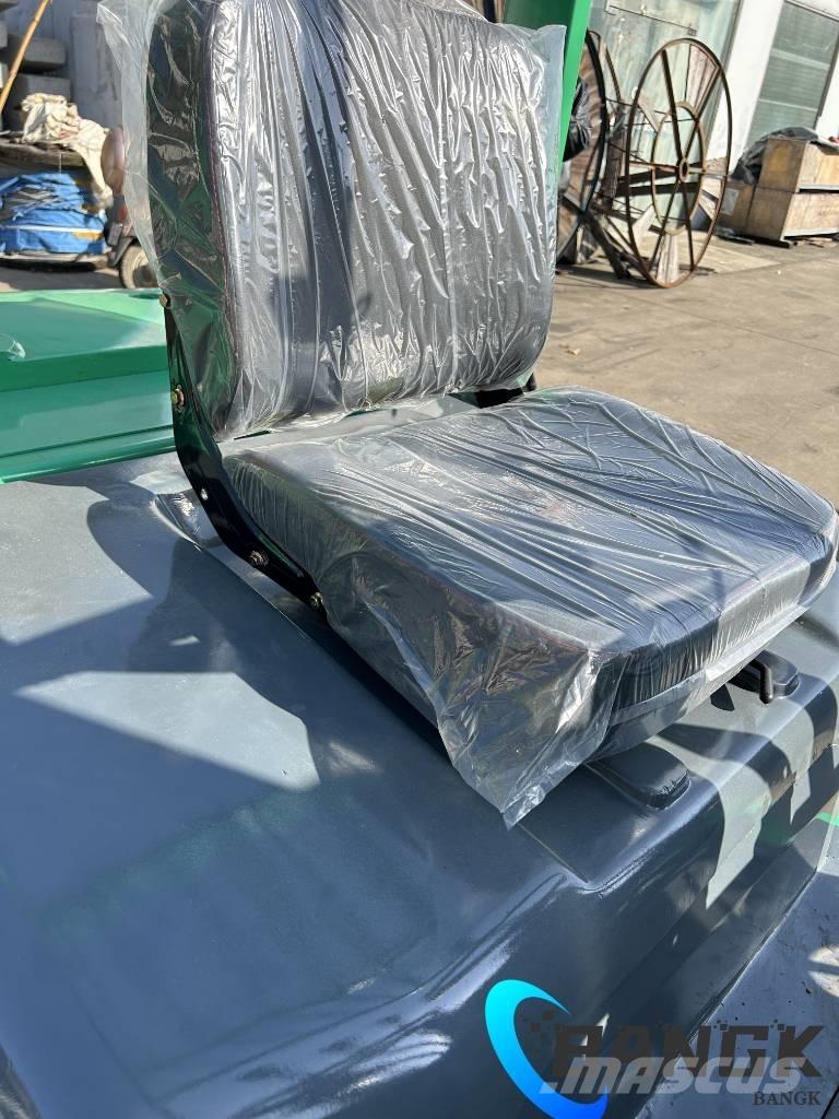 Mitsubishi FD30NT Diesel trucks