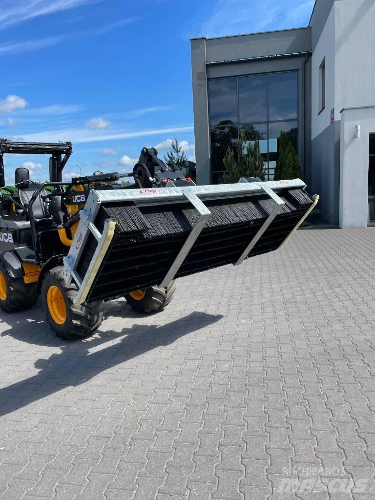 Fliegl Zamiatarka Other farming machines