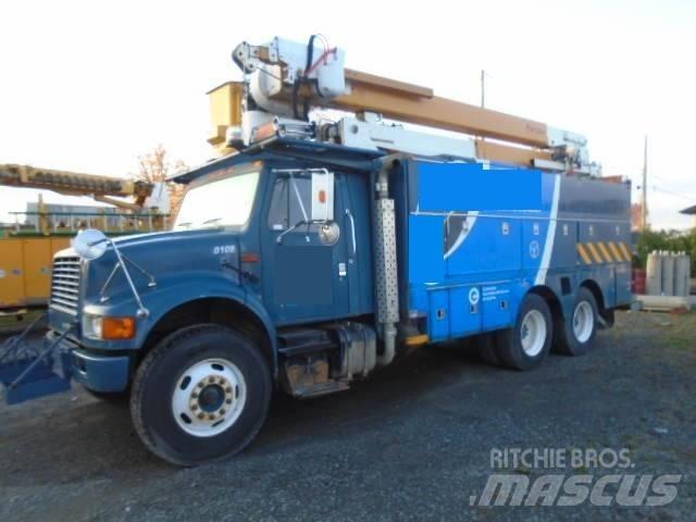 International F 4900 Truck mounted aerial platforms