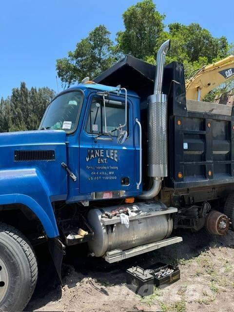 Mack CH613 8x4 2002 Tipper trucks