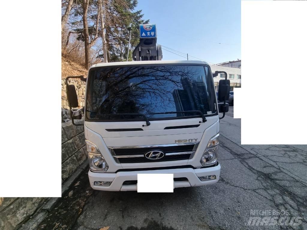 Horyong SKY300 Truck mounted aerial platforms