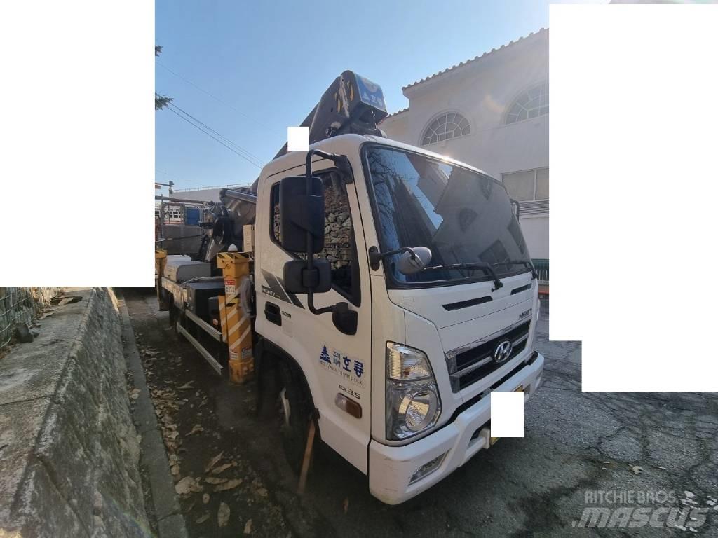 Horyong SKY300 Truck mounted aerial platforms