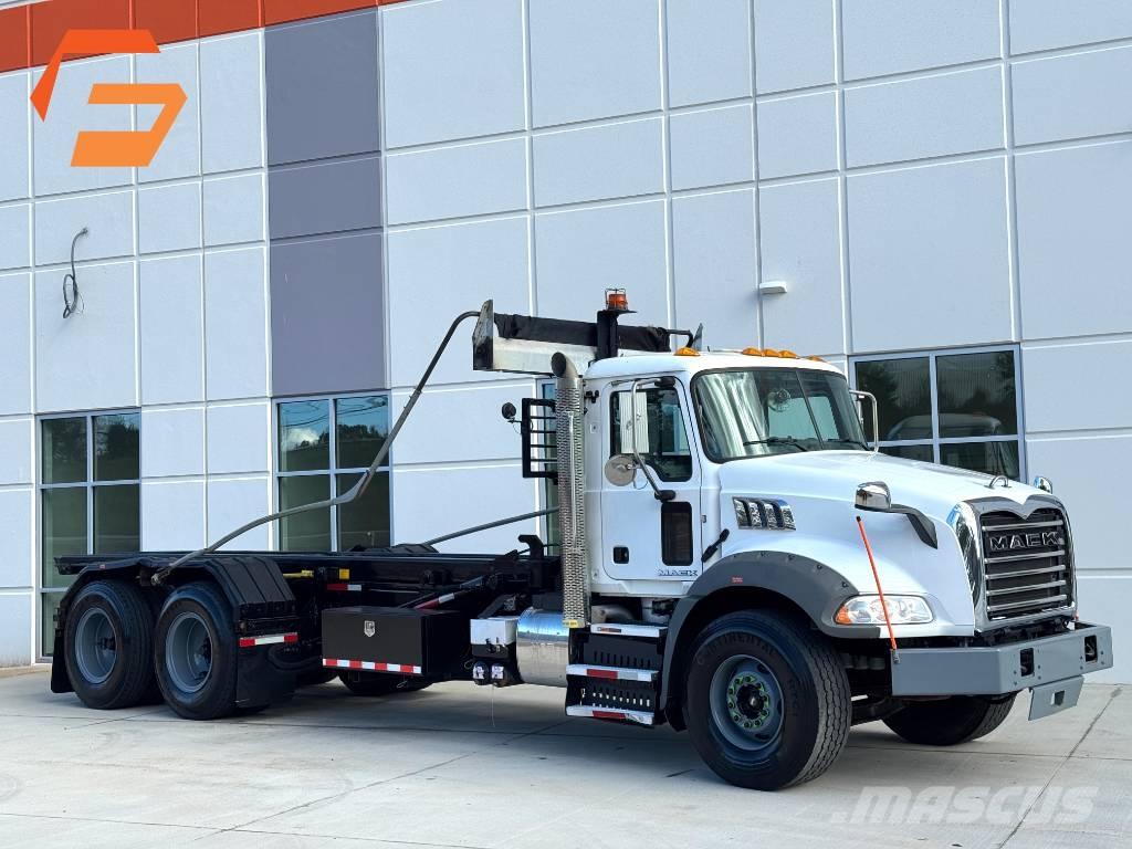 Mack Granite GU 813 Demountable trucks