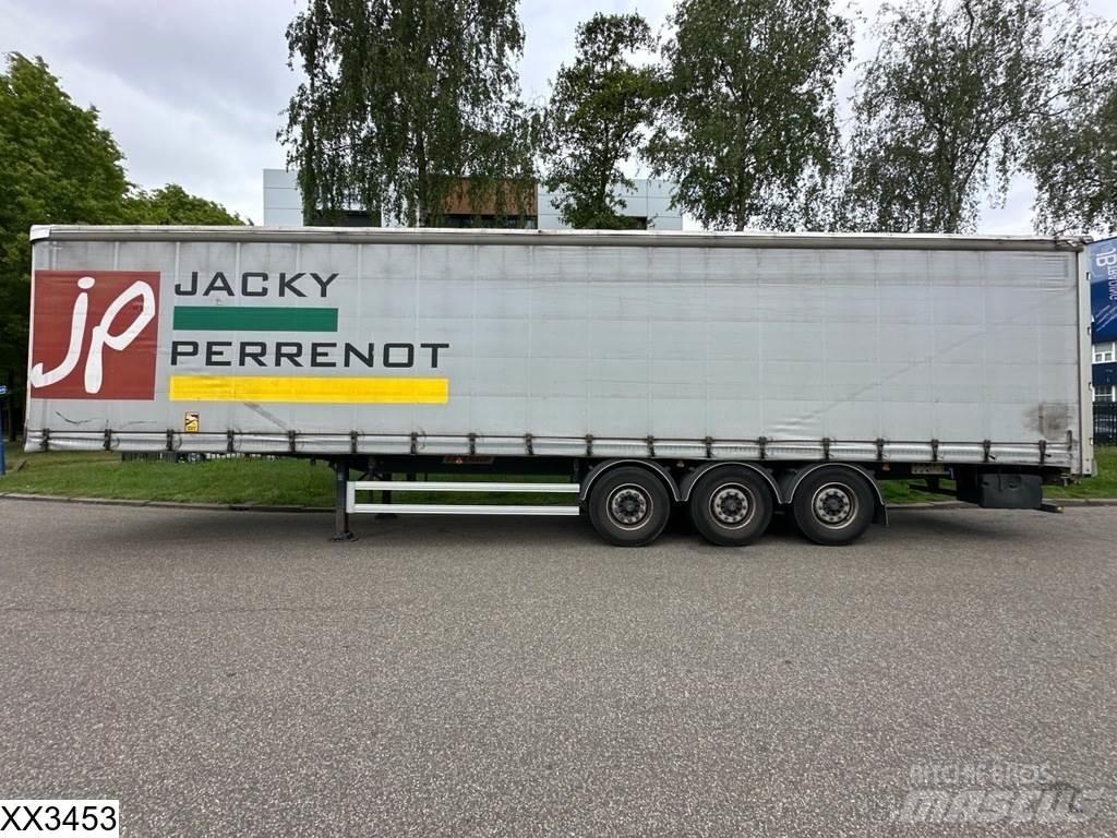 Fruehauf Tautliner Curtainsider semi-trailers