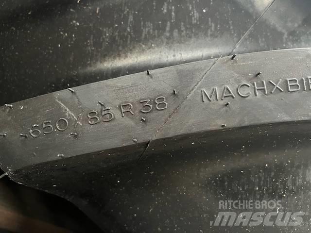 Michelin MachXBib Tyres, wheels and rims