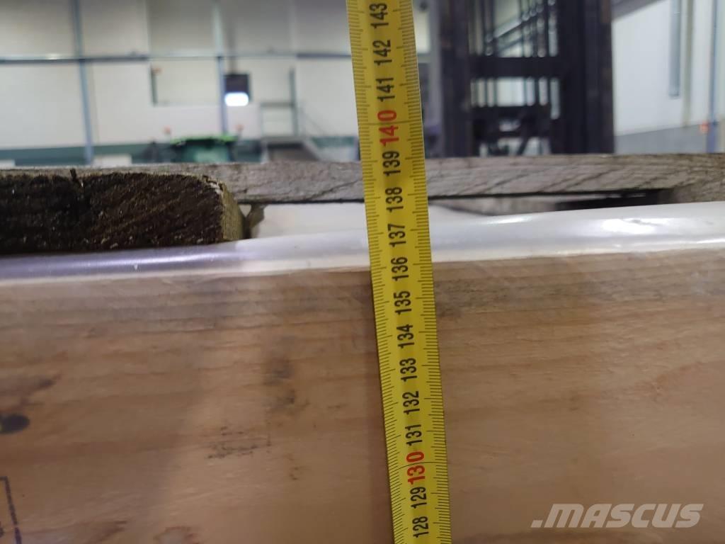 CASE 821G Booms and arms