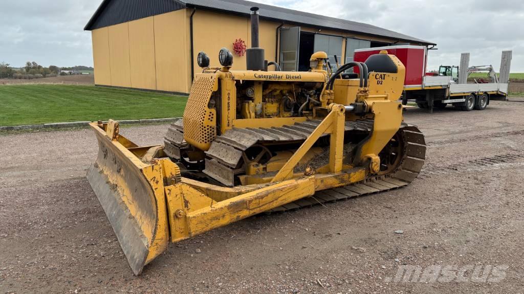 CAT D 2 Crawler dozers
