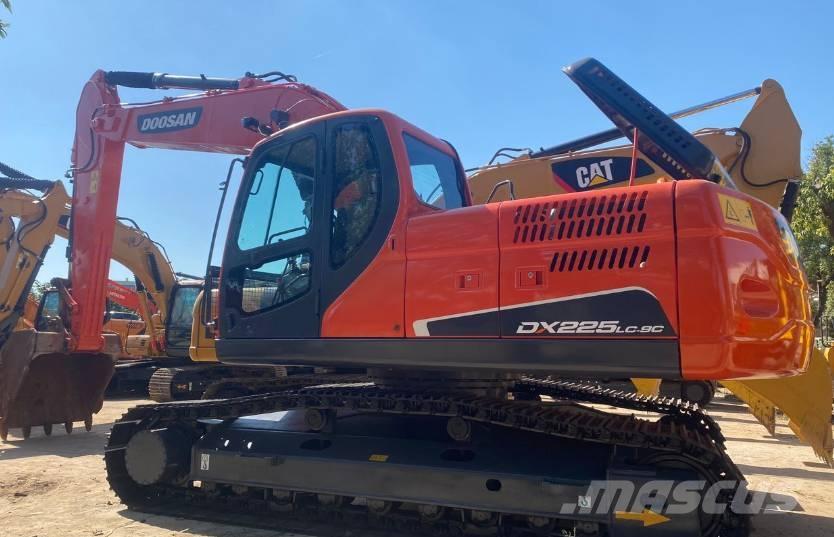 Doosan DX225 Crawler excavators