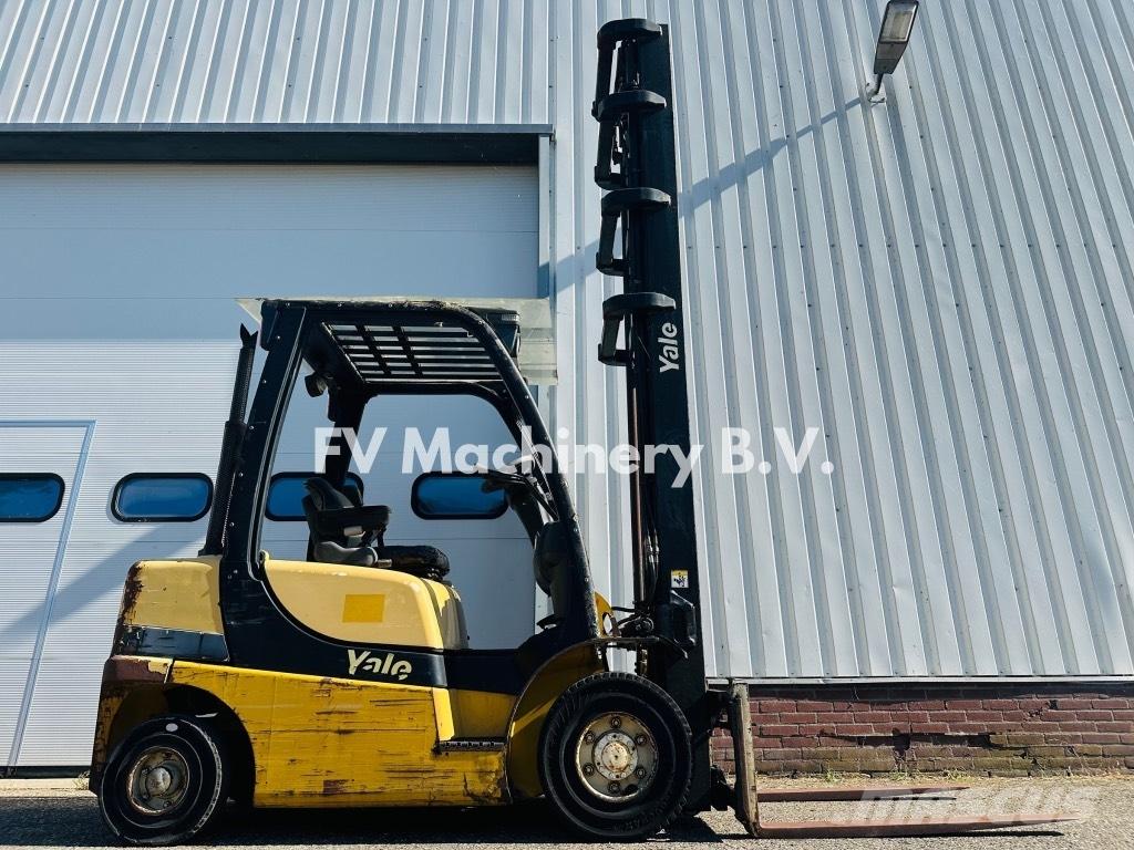 Yale GDP 25 VX Diesel trucks