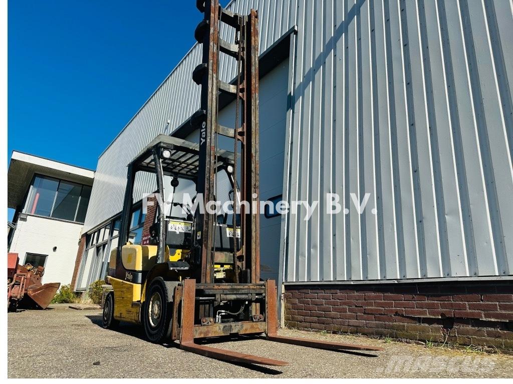 Yale GDP 25 VX Diesel trucks