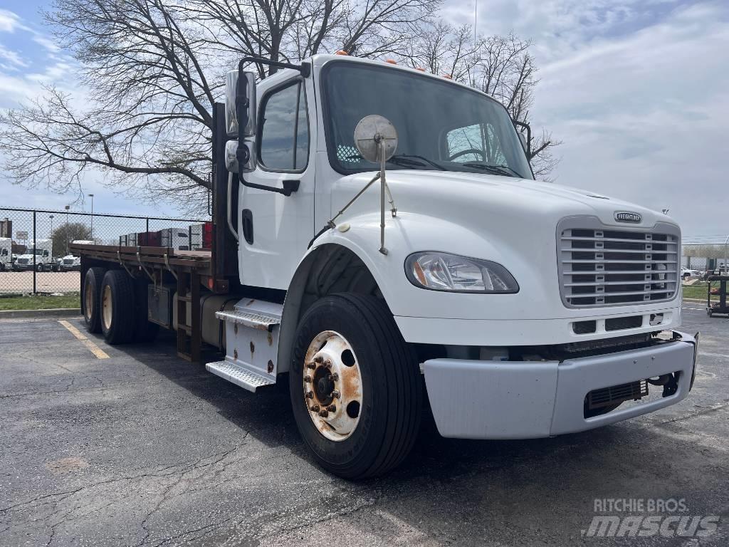 Freightliner M 106 Flatbed/Dropside trucks