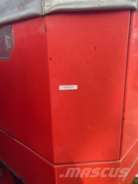 Kuhn Axis 30.1 Sprayer fertilizers