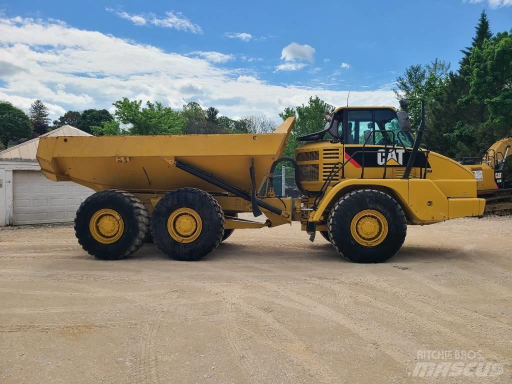 CAT 725 Articulated Haulers
