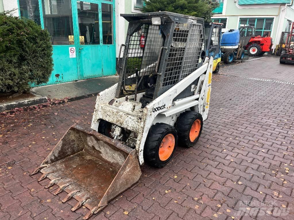 Bobcat 443      V-4129 FEL`s