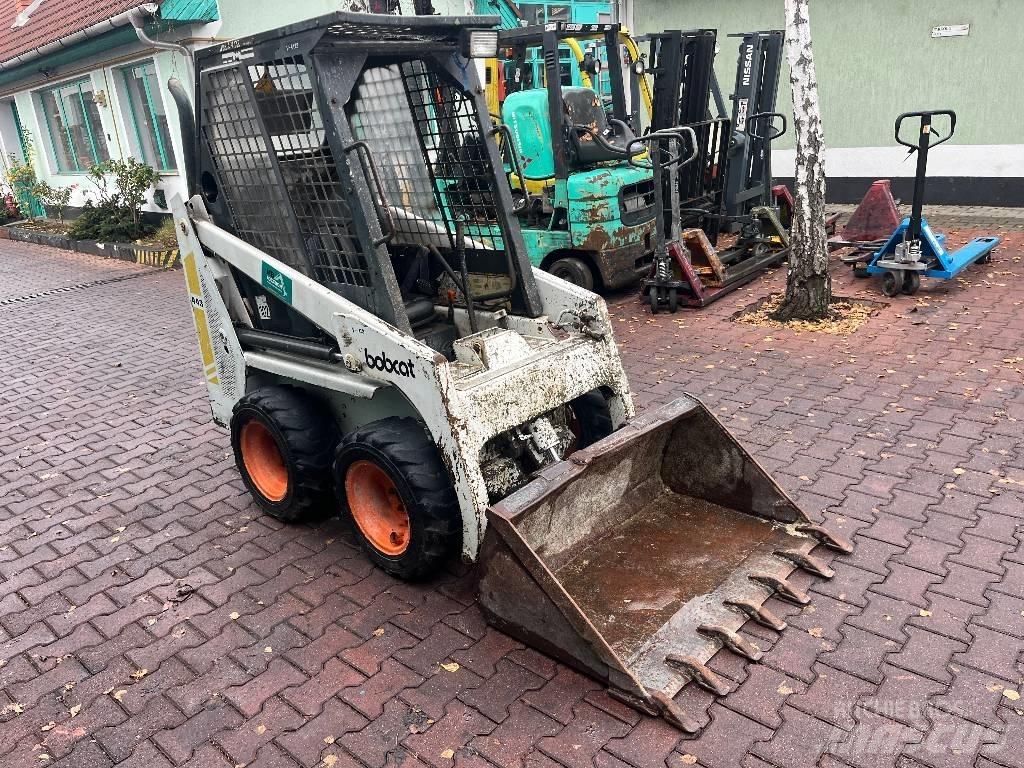 Bobcat 443      V-4129 FEL`s