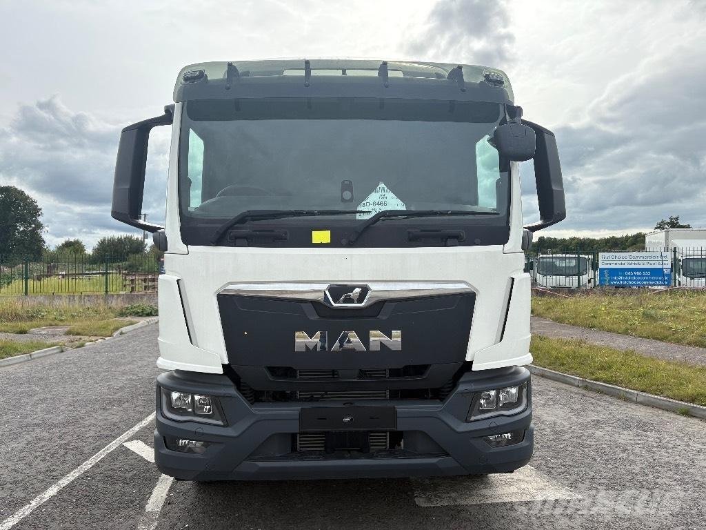 MAN TGM18.250 Flatbed/Dropside trucks