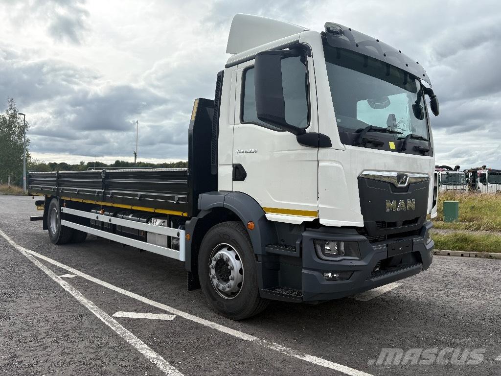 MAN TGM18.250 Flatbed/Dropside trucks