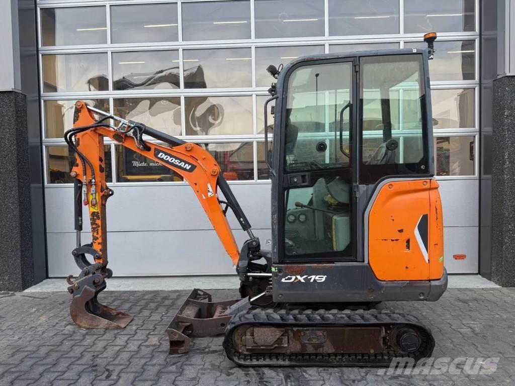 Doosan DX19 Mini excavators < 7t