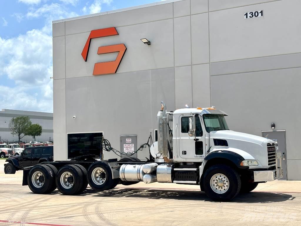Mack Granite GU 813 Truck Tractor Units