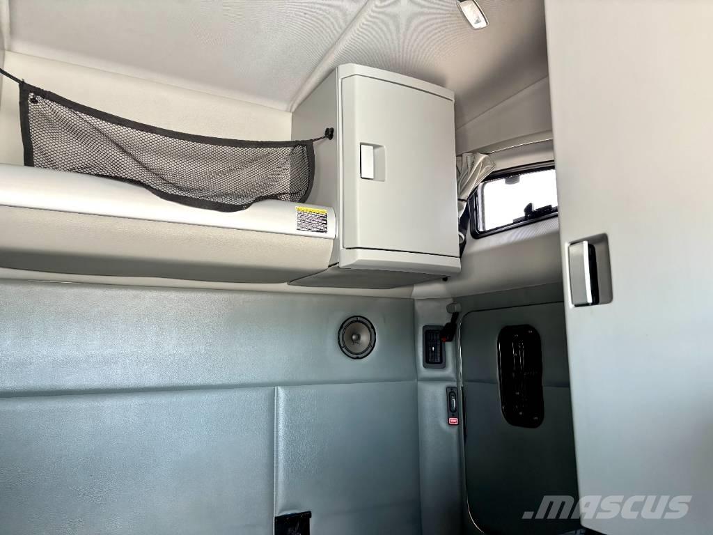Kenworth T 880 Truck Tractor Units