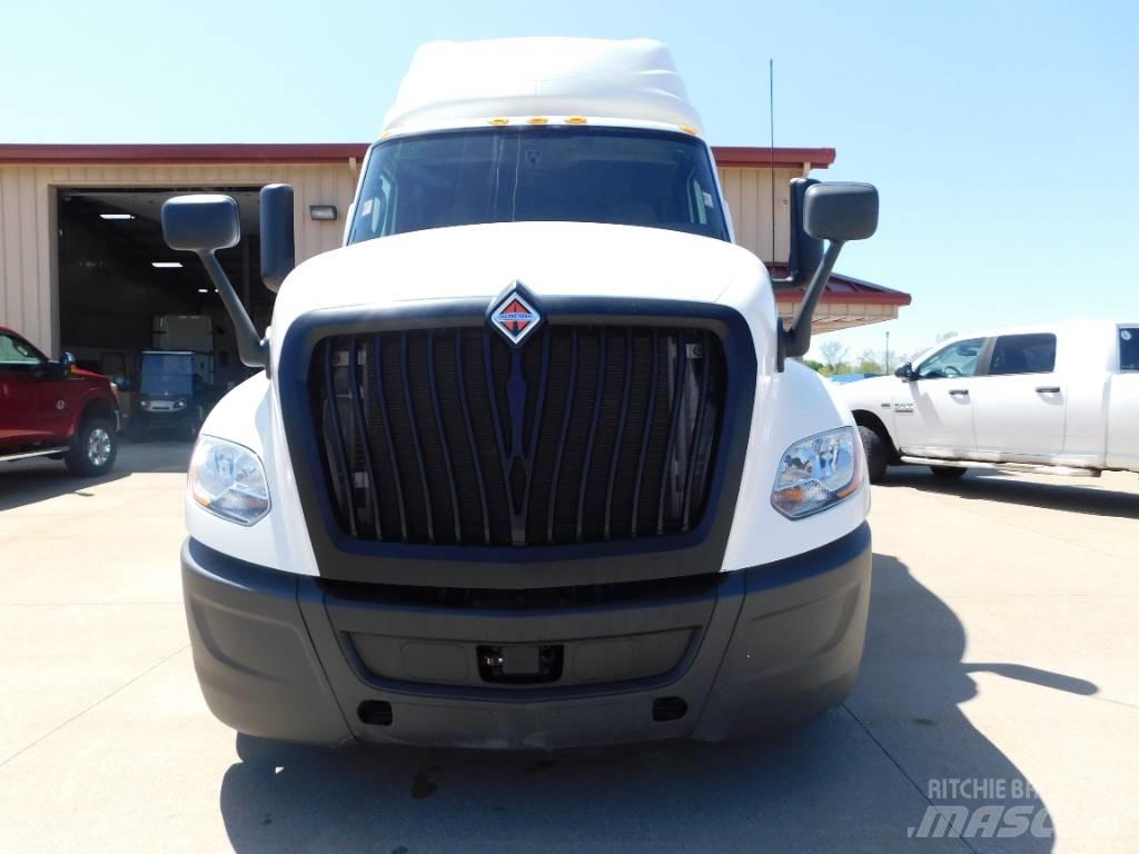 International LT 625 Truck Tractor Units