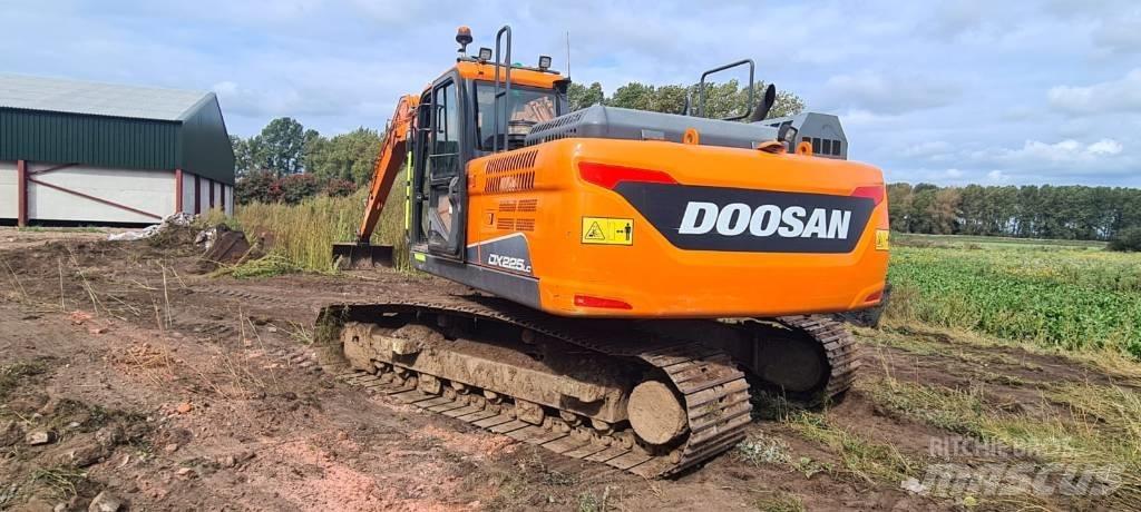 Doosan DX 225 LC-5 Crawler excavators