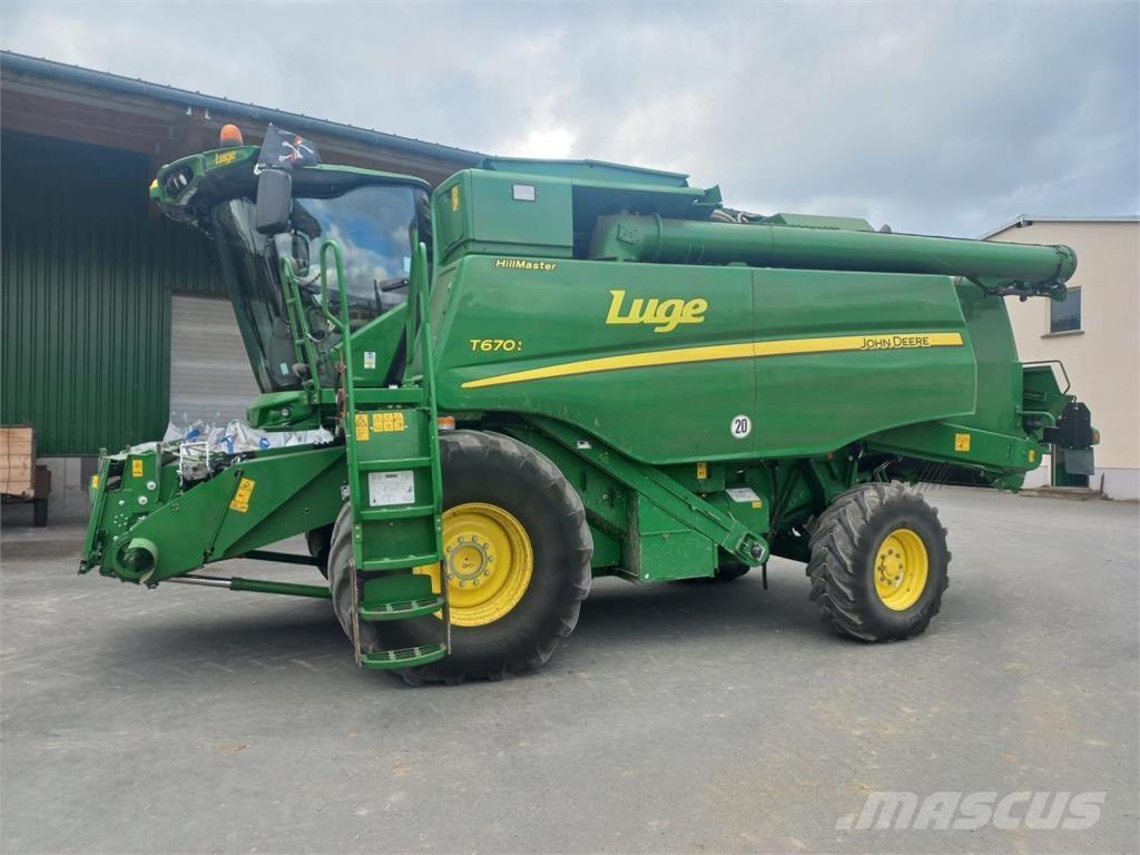 John Deere T670 HM Combine harvesters