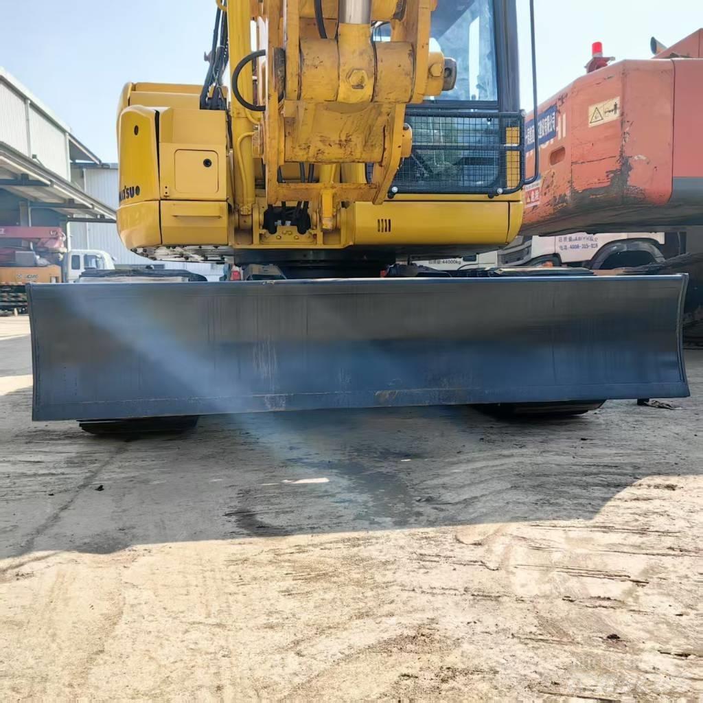 Komatsu PC 128 US Midi excavators  7t - 12t