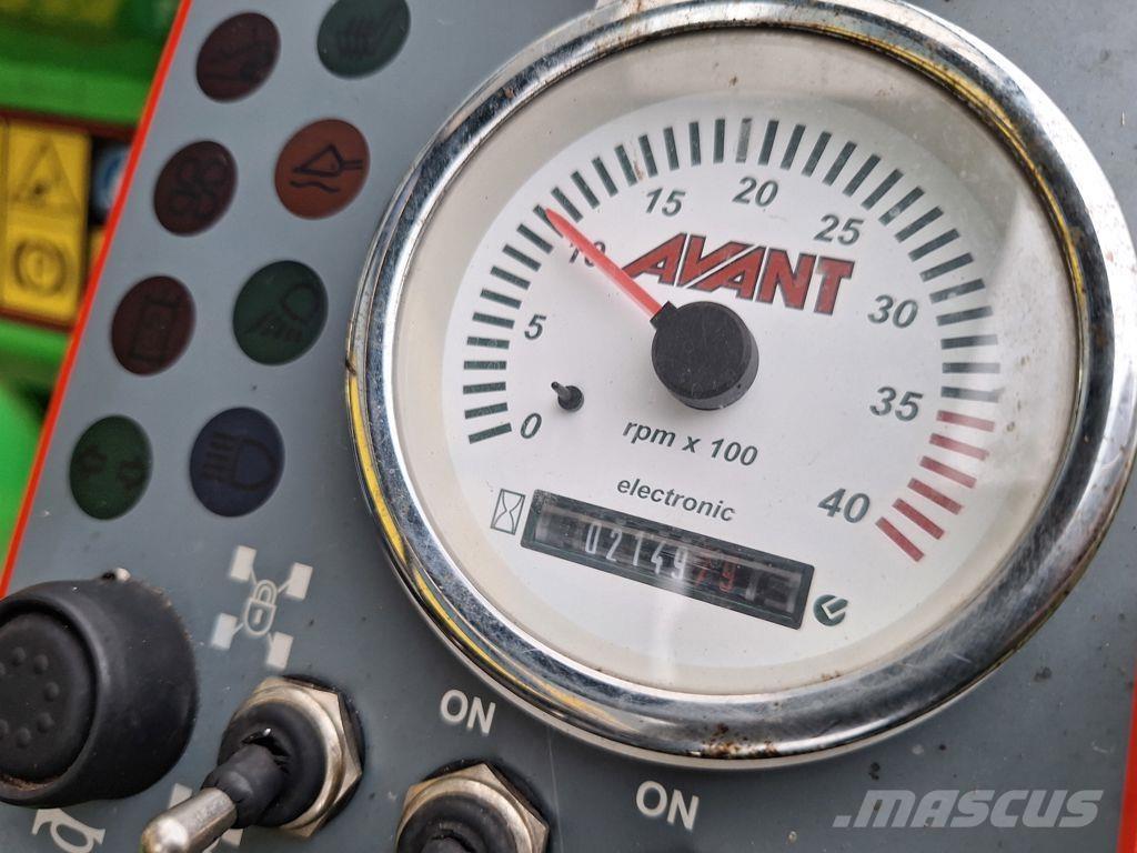 Avant 735 TDL Special excavators