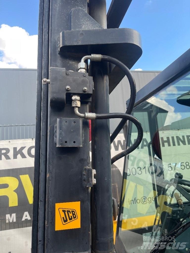 JCB 930 Rough terrain truck