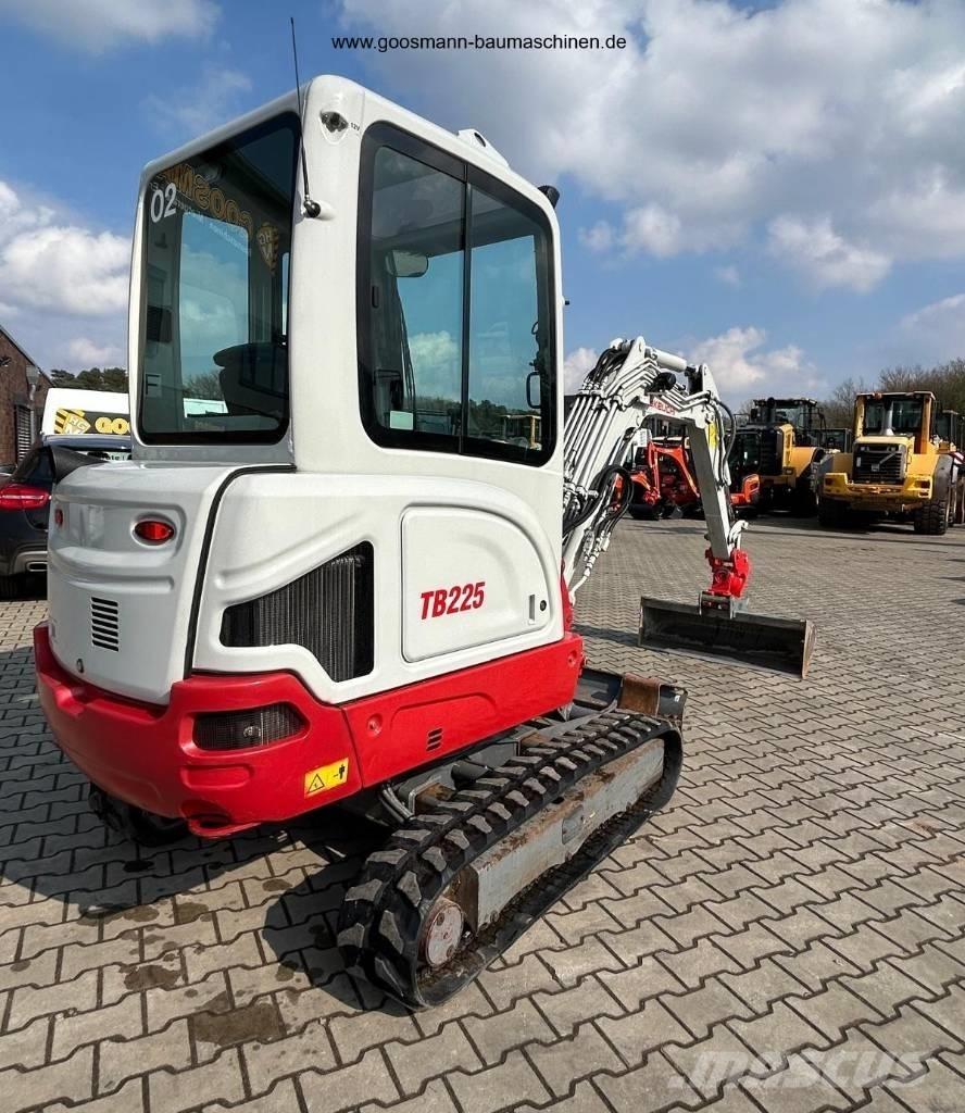 Takeuchi TB 225 Mini excavators < 7t