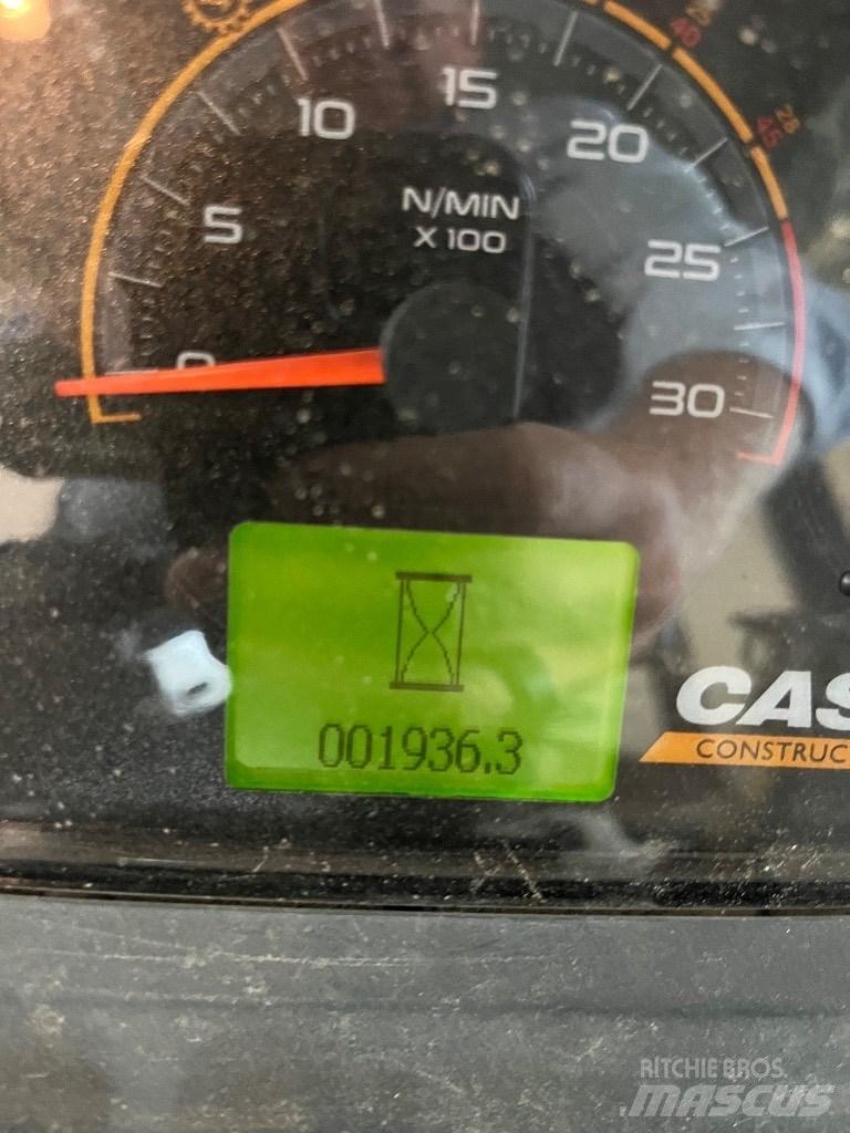 CASE 695 ST TLB's