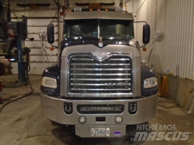 Mack CXU 613 Truck Tractor Units