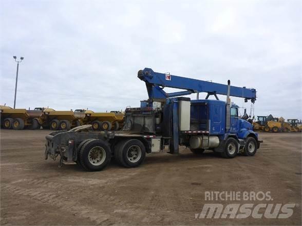 National 1195 Crane trucks