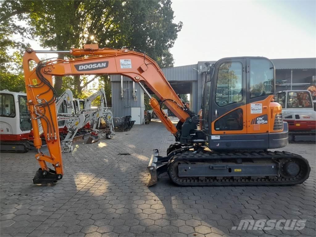 Doosan DX85R-3 Midi excavators  7t - 12t