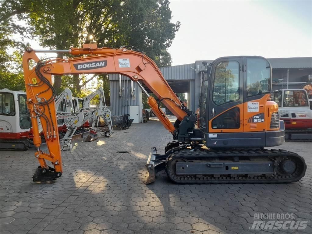 Doosan DX85R-3 Midi excavators  7t - 12t