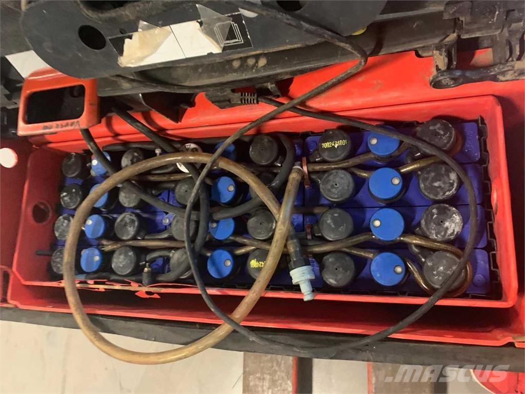 Linde T20 Pedestrian stacker