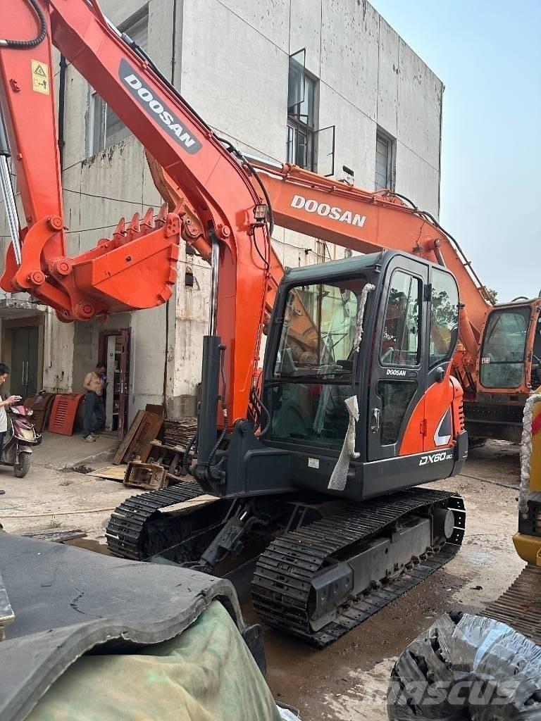 Doosan DX 60 Mini excavators < 7t