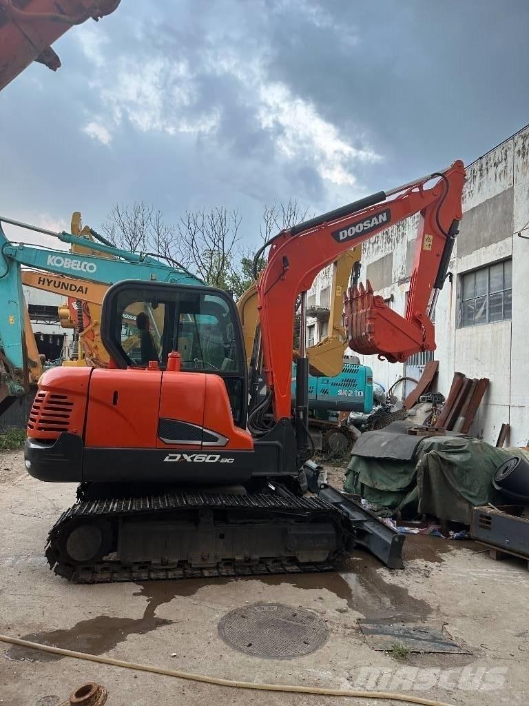 Doosan DX 60 Mini excavators < 7t