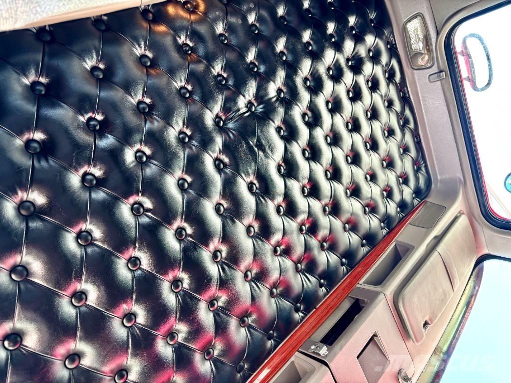 Kenworth W 900 Truck Tractor Units