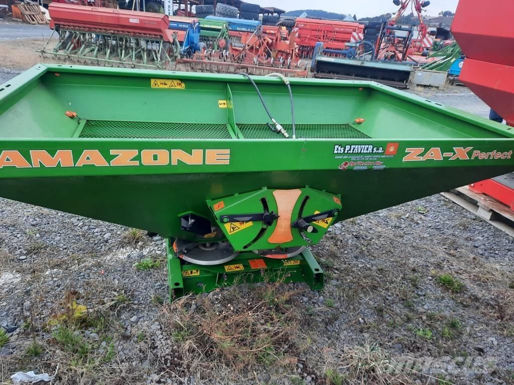 Amazone ZA-X Mineral spreaders